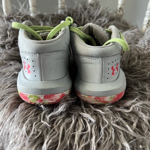 Boys Under Armour Gray pink/lime sneakers - size 1.5Y - Picture 4 of 6